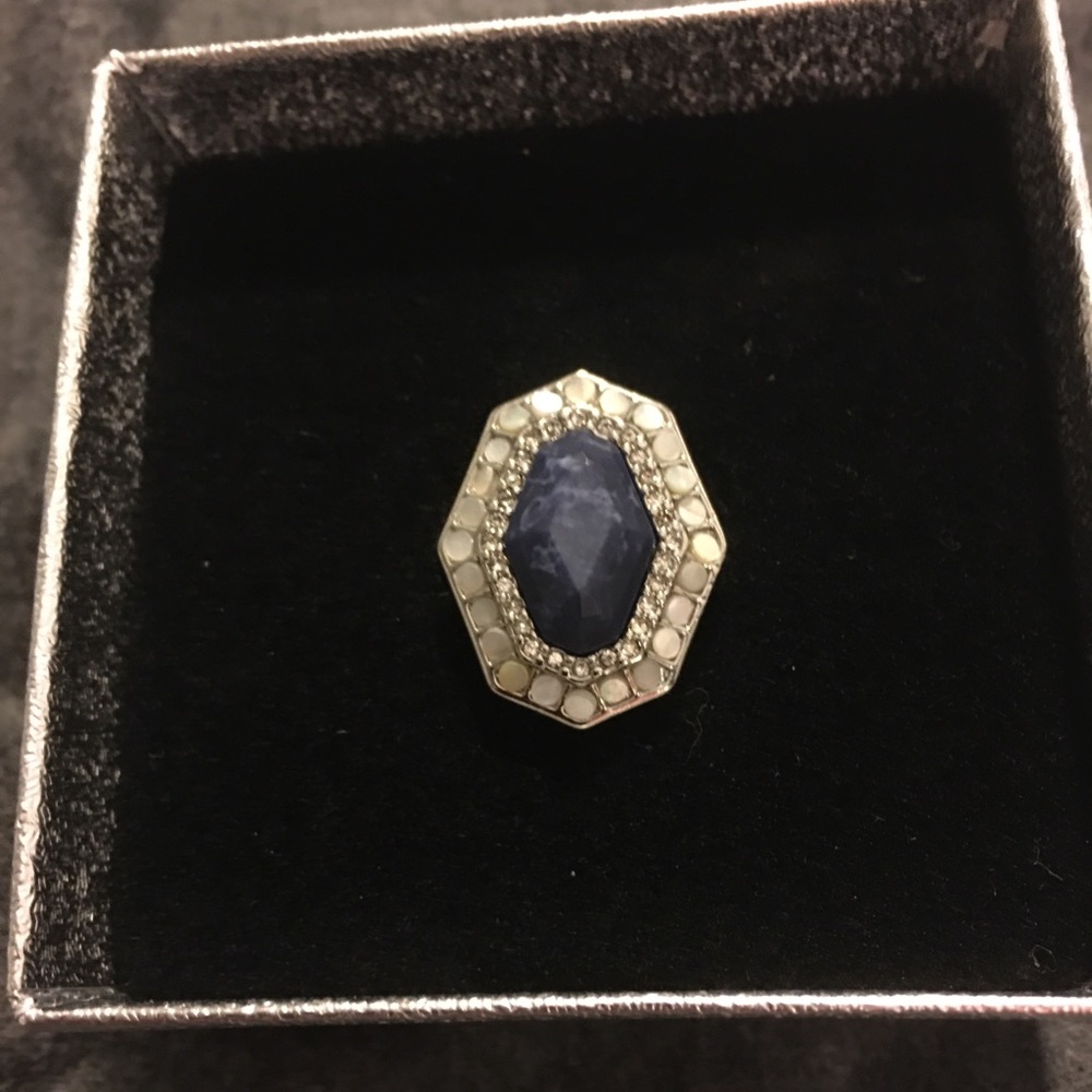 Beautiful ring! Only worn a handful of times.